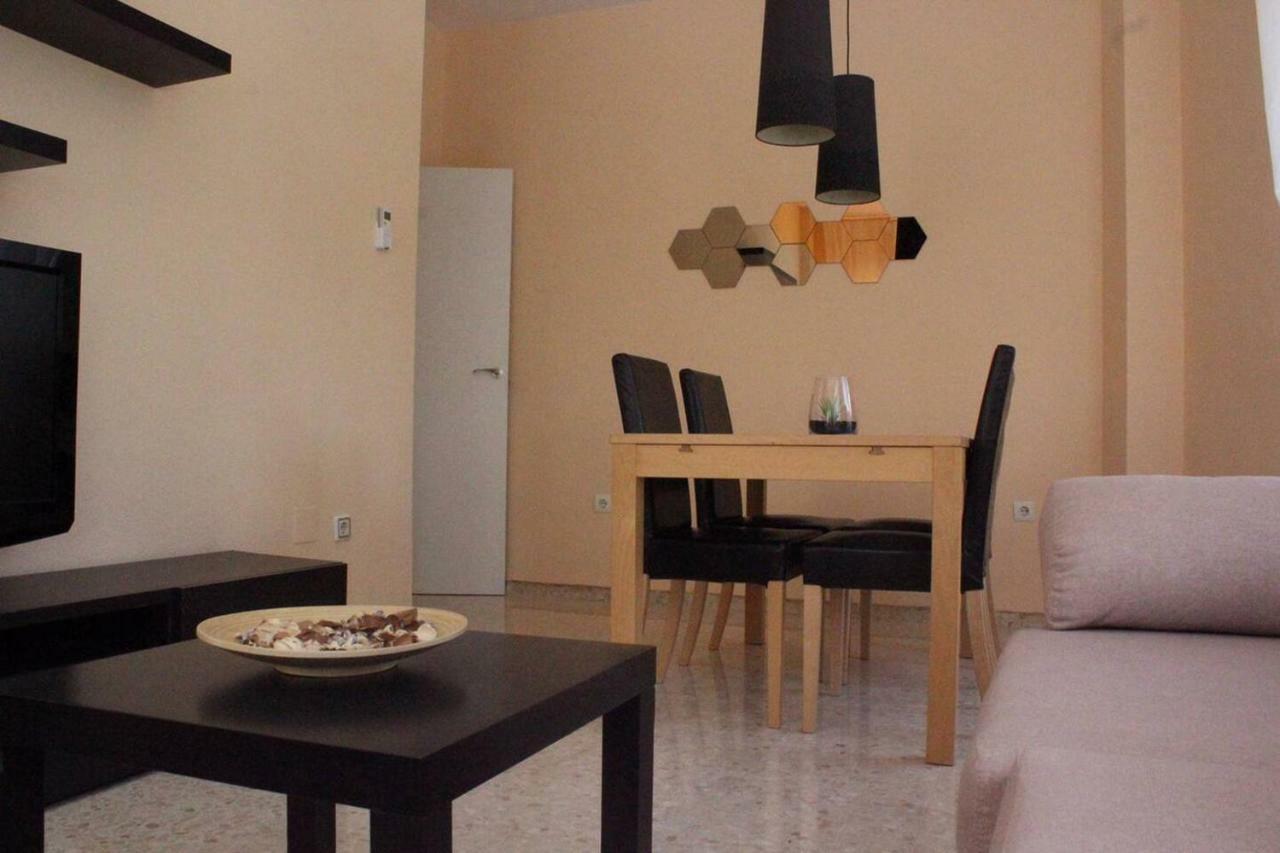 Renovado Y Muy Cerca Del Centro Urbano Apartment Малага Екстериор снимка